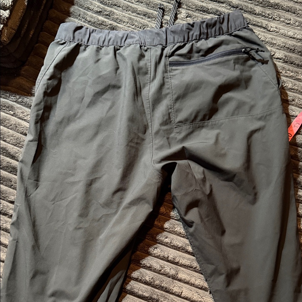 Patagonia Men's TERREBONNE Joggers in FORGE GREY - Picture 13 of 16